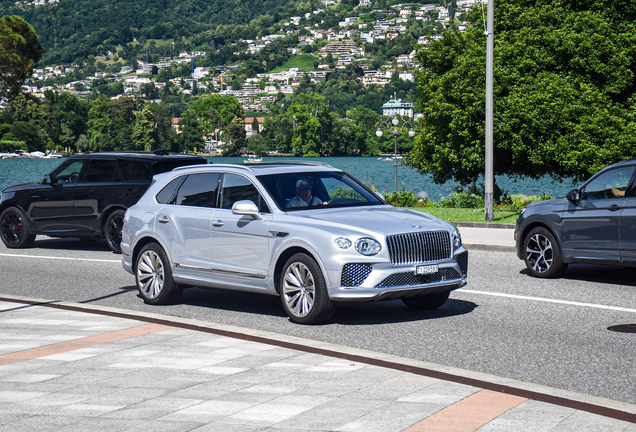 Bentley Bentayga Azure 2024