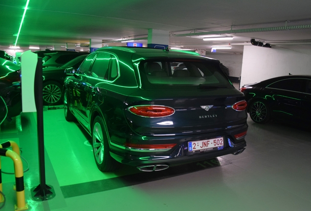 Bentley Bentayga Hybrid 2021