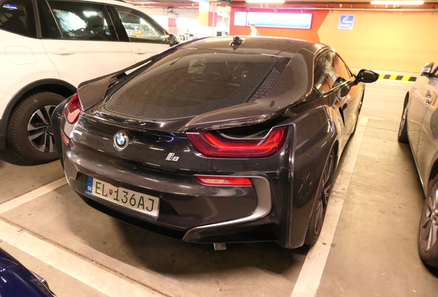 BMW i8