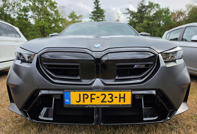 BMW M5 G90