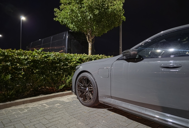 BMW M5 G90