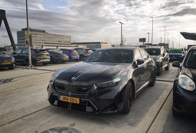 BMW M5 G90