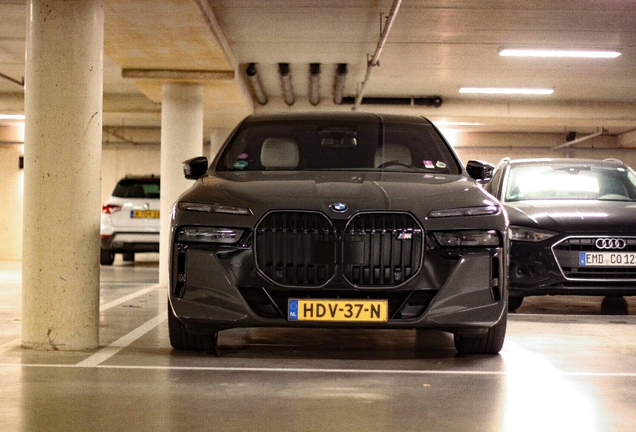 BMW M760e xDrive