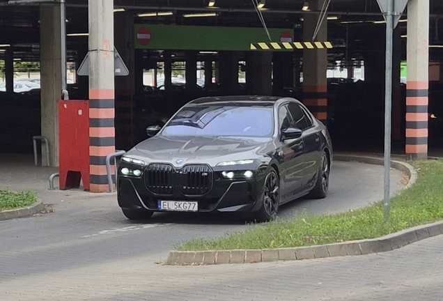BMW M760e xDrive