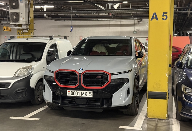 BMW XM G09 Label Red