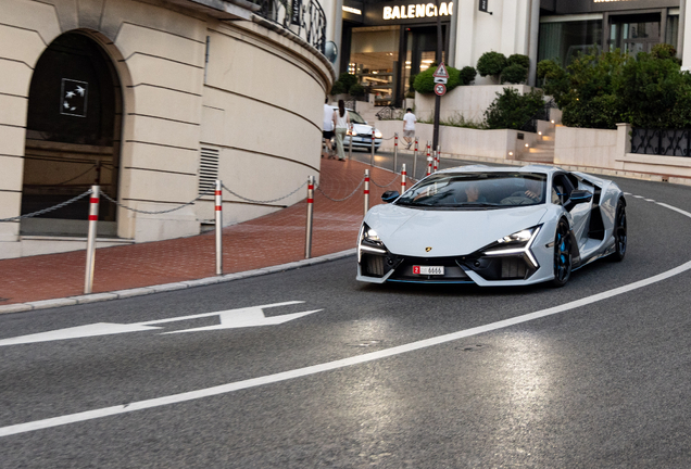Lamborghini Revuelto
