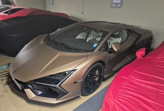 Lamborghini Revuelto