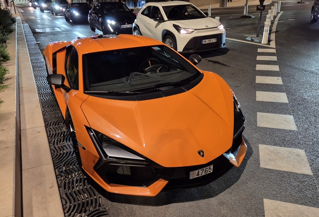 Lamborghini Revuelto