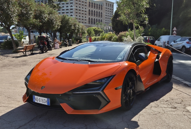 Lamborghini Revuelto