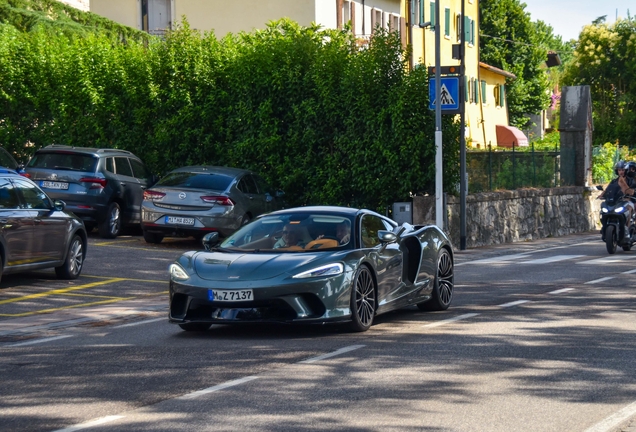 McLaren GT