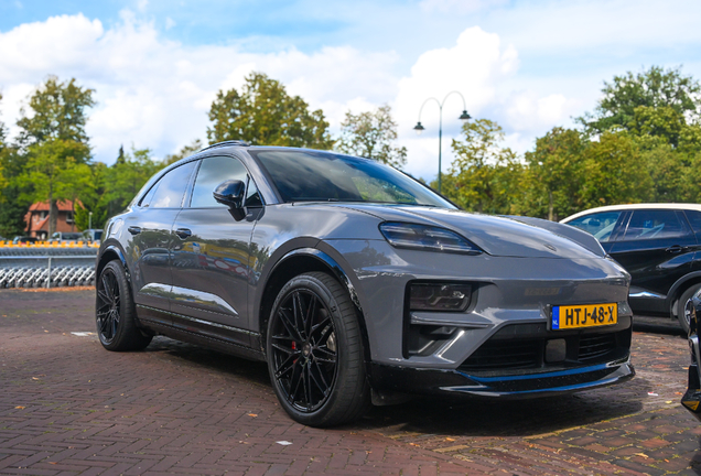 Porsche Macan EV Turbo
