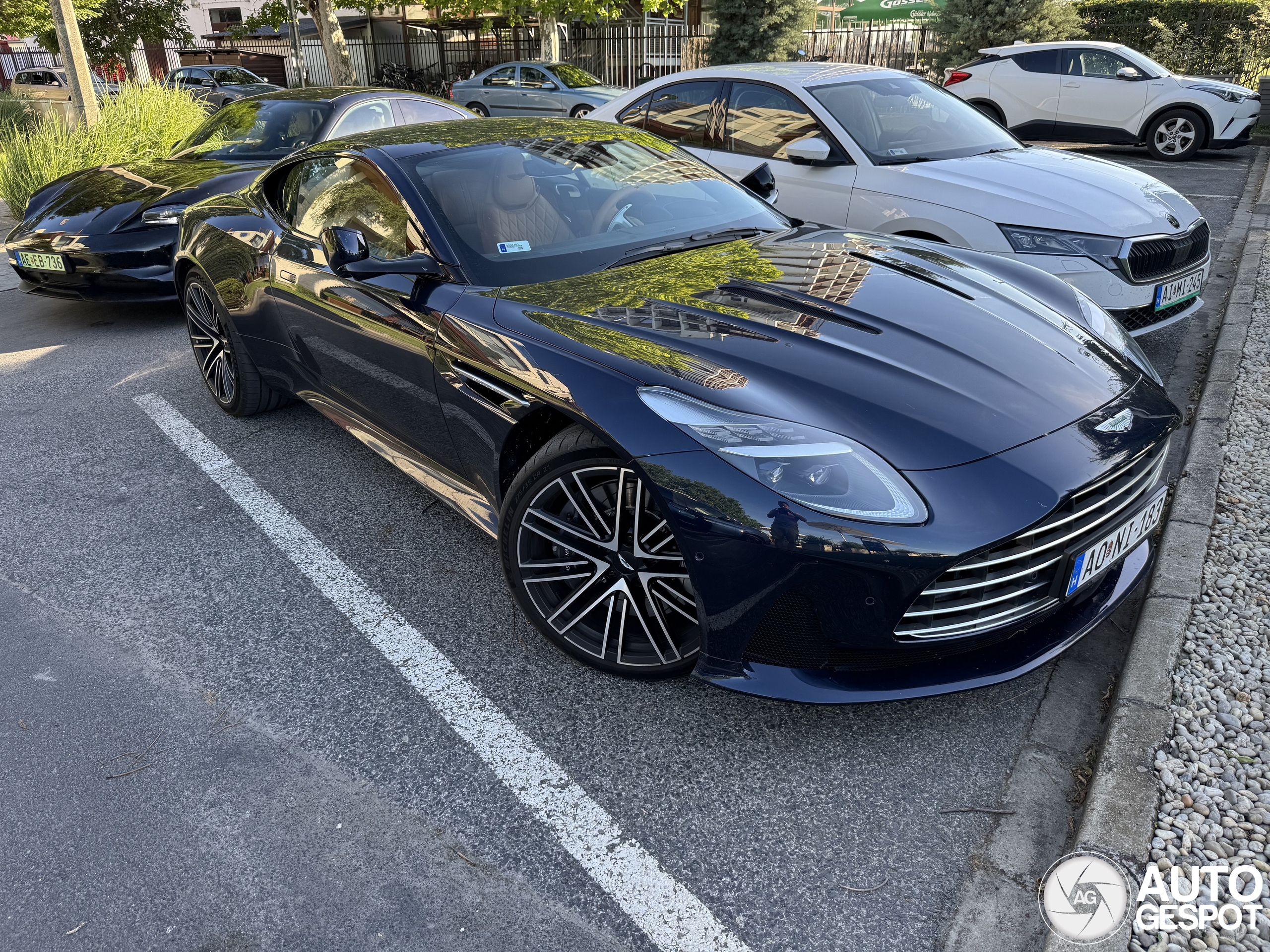 Aston Martin DB12
