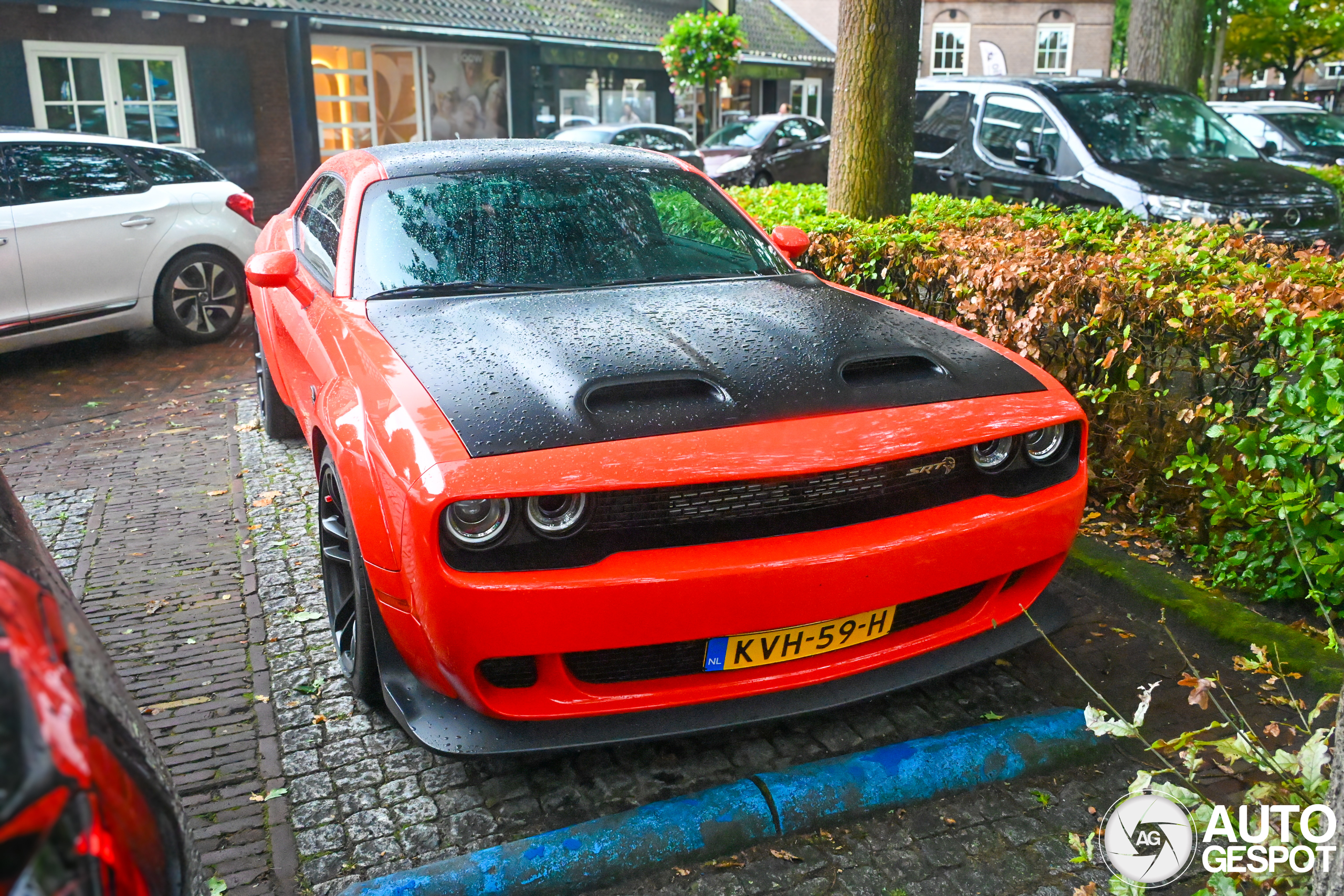 Amerikaanser dan dit wordt het niet: Dodge Challenger SRT Hellcat Redeye gespot in Laren!