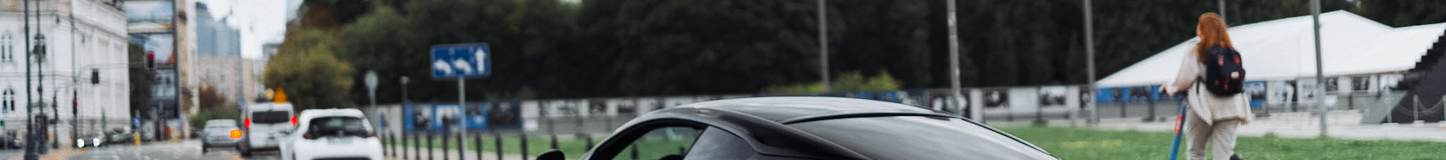Aston Martin DB12 S