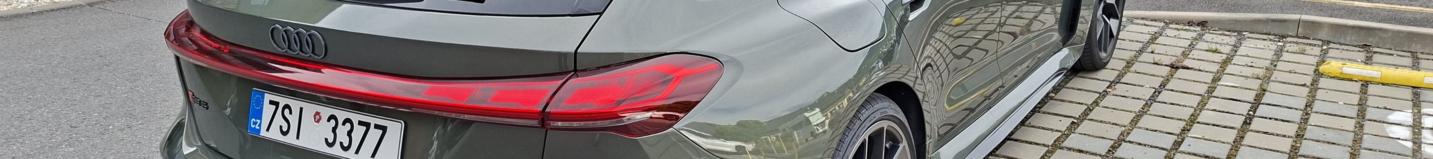 Audi RS5 Avant B10