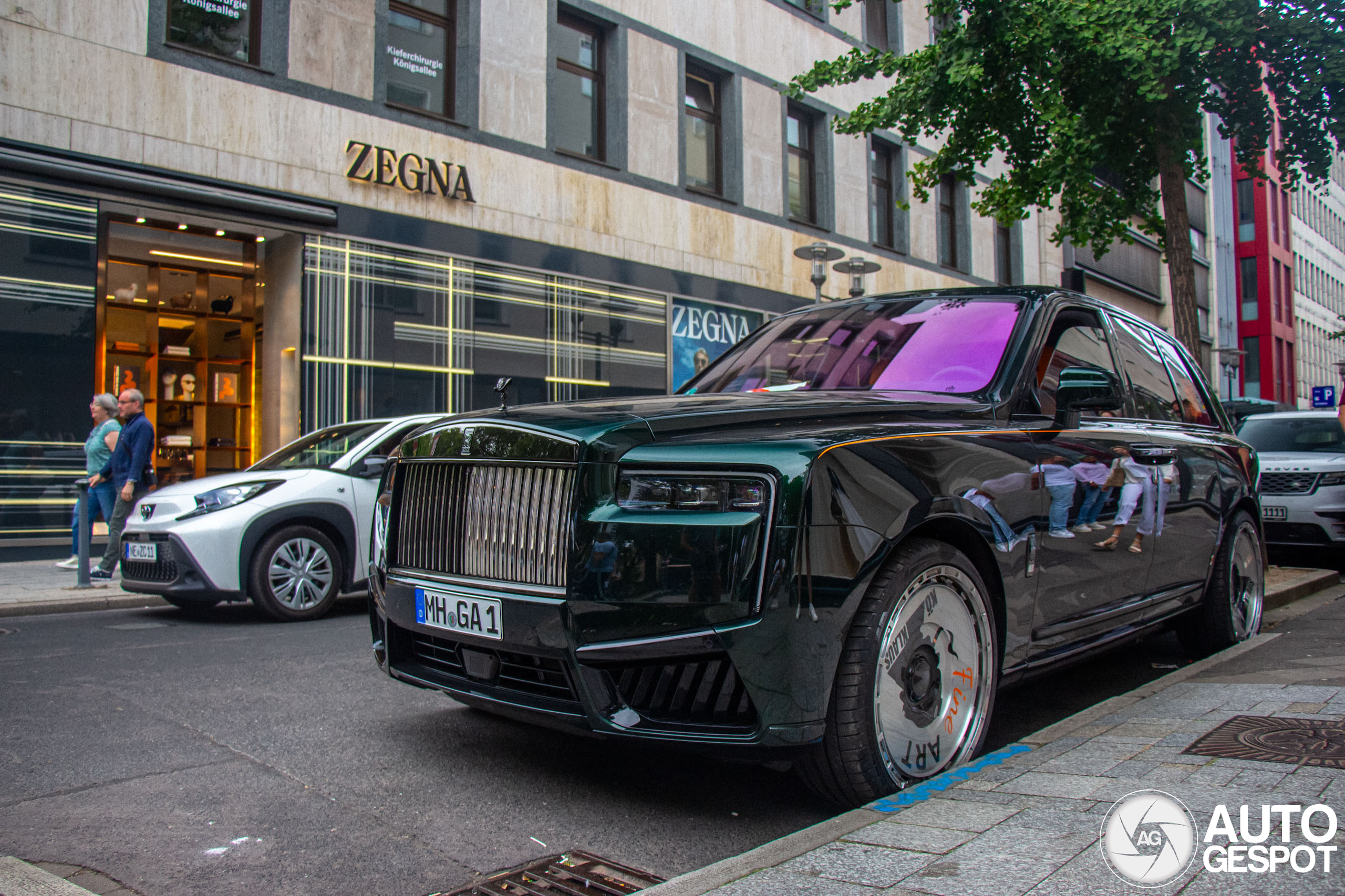 De juwelier heeft nog een Rolls-Royce: Bizarre velgen ook op Cullinan Series II Black Badge!