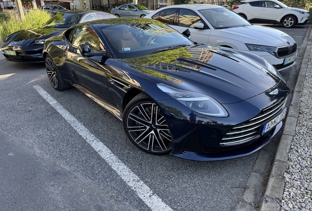 Aston Martin DB12