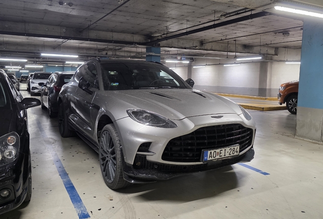 Aston Martin DBX707