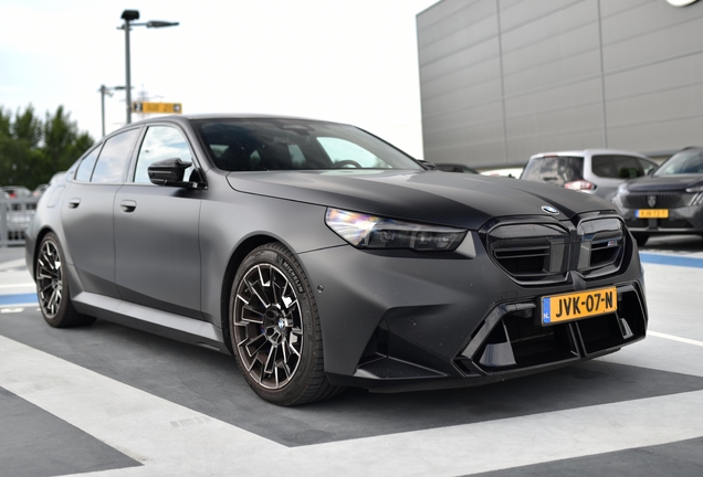 BMW M5 G90