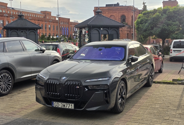 BMW M760e xDrive