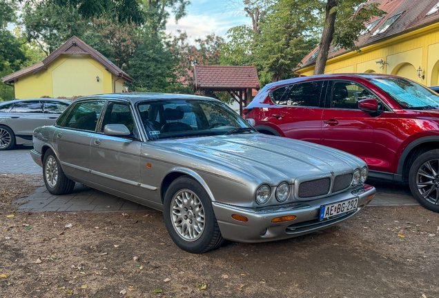 Jaguar XJR