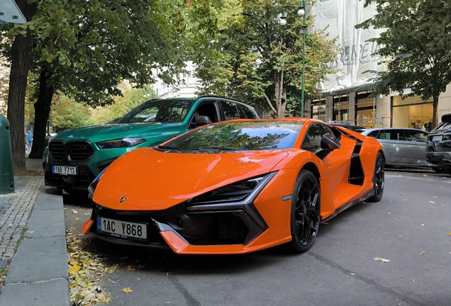 Lamborghini Revuelto
