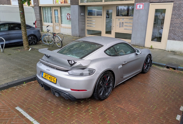Porsche 718 Cayman GT4
