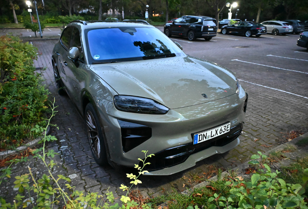 Porsche Cayenne Turbo Electric