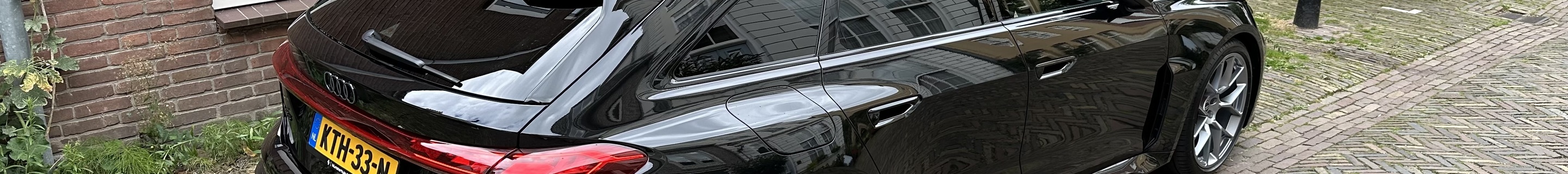 Audi RS5 Avant B10