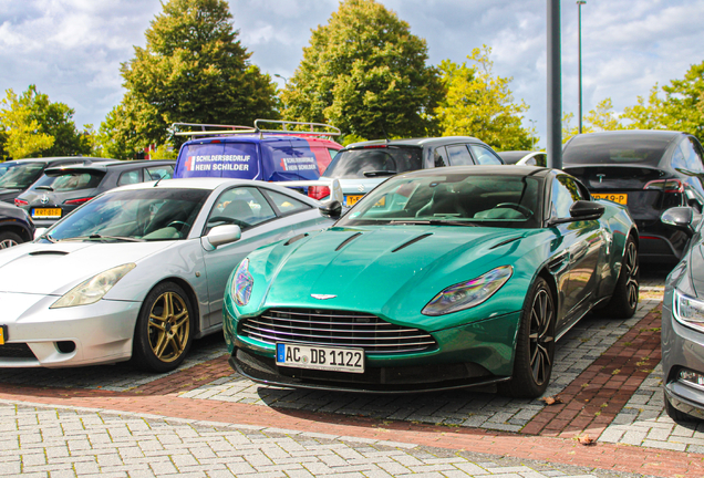 Aston Martin DB11