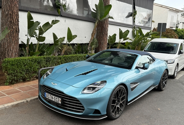 Aston Martin Vanquish Volante 2025