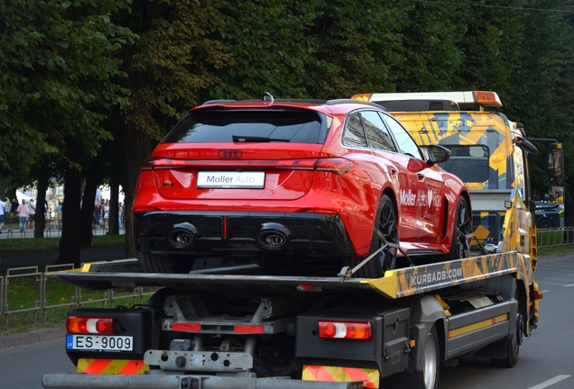 Audi RS5 Avant B10