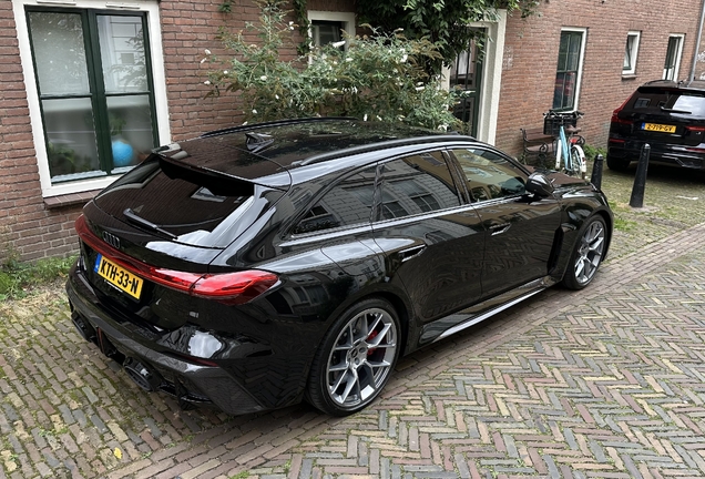 Audi RS5 Avant B10