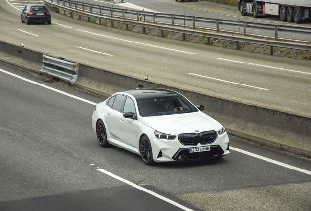 BMW M5 G90