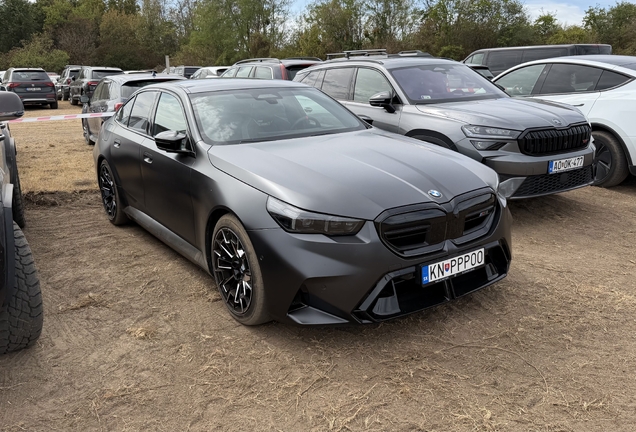 BMW M5 G90
