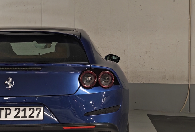Ferrari GTC4Lusso
