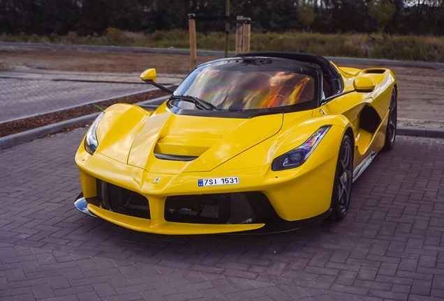 Ferrari LaFerrari Aperta