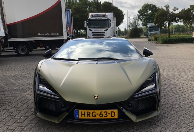 Lamborghini Revuelto