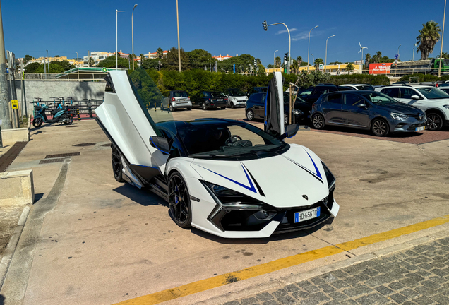 Lamborghini Revuelto