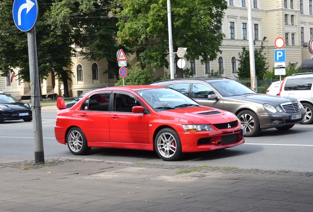 Mitsubishi Lancer Evolution IX