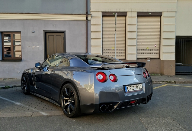 Nissan GT-R