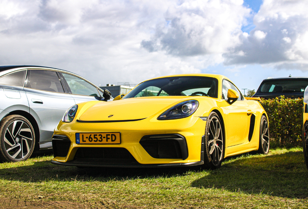 Porsche 718 Cayman GT4