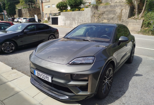Porsche Macan EV Turbo