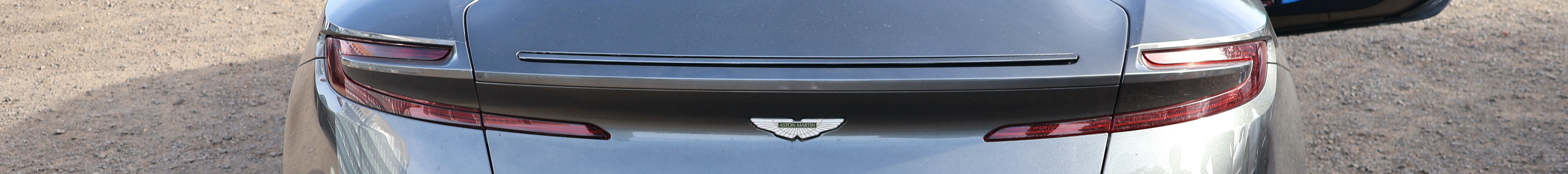 Aston Martin DB11