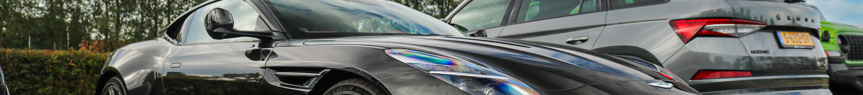 Aston Martin DB12