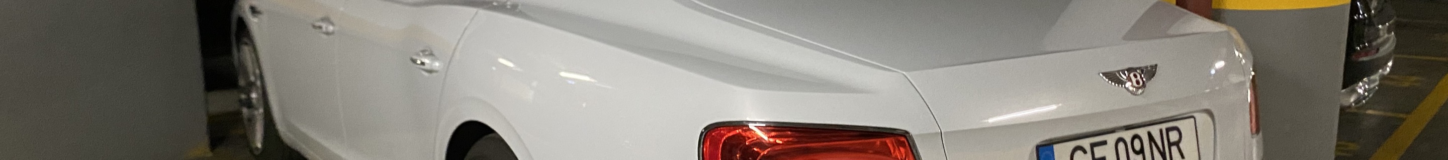 Bentley Flying Spur V8