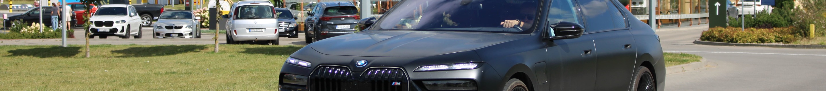 BMW M760e xDrive