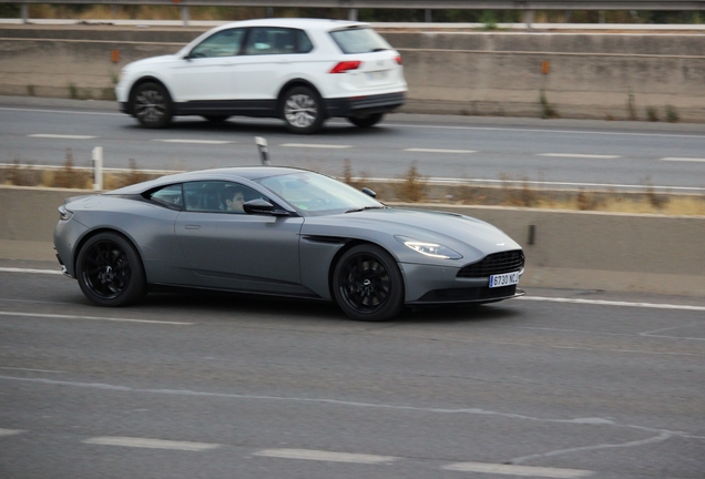 Aston Martin DB11 V8