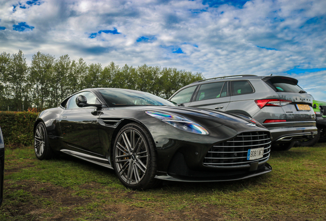 Aston Martin DB12