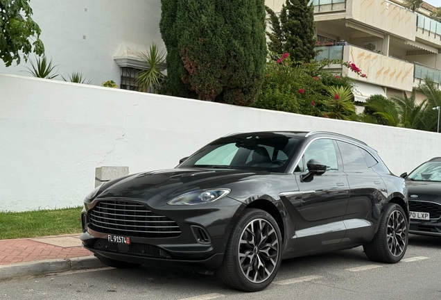 Aston Martin DBX